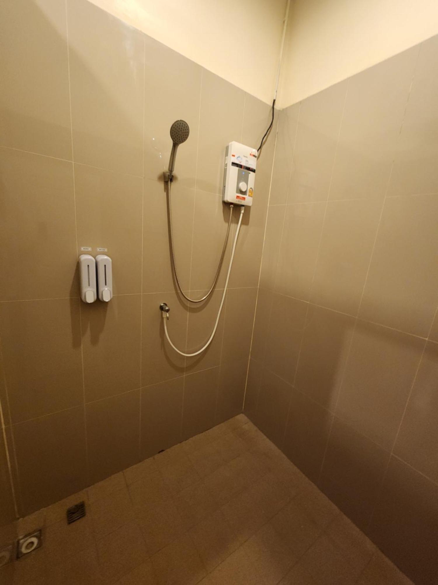 קו טאו Skypearl Guesthouse & Pub מראה חיצוני תמונה